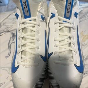 Nike Men's White and Blue Baseball Cleats